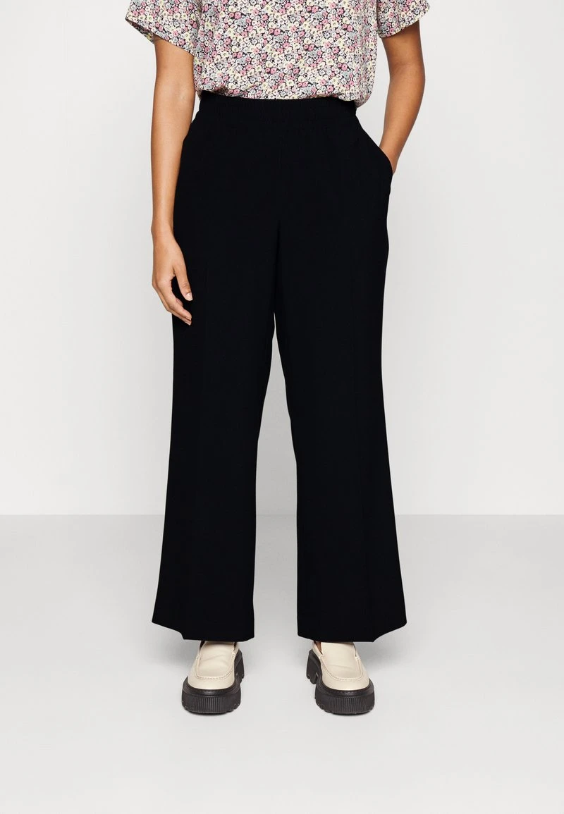 Vero Moda Curve VMSADIASUI WIDE SOLID PANT - Stoffhose - Black 1 Vero Moda Curve VMSADIASUI WIDE SOLID PANT - Stoffhose - Black