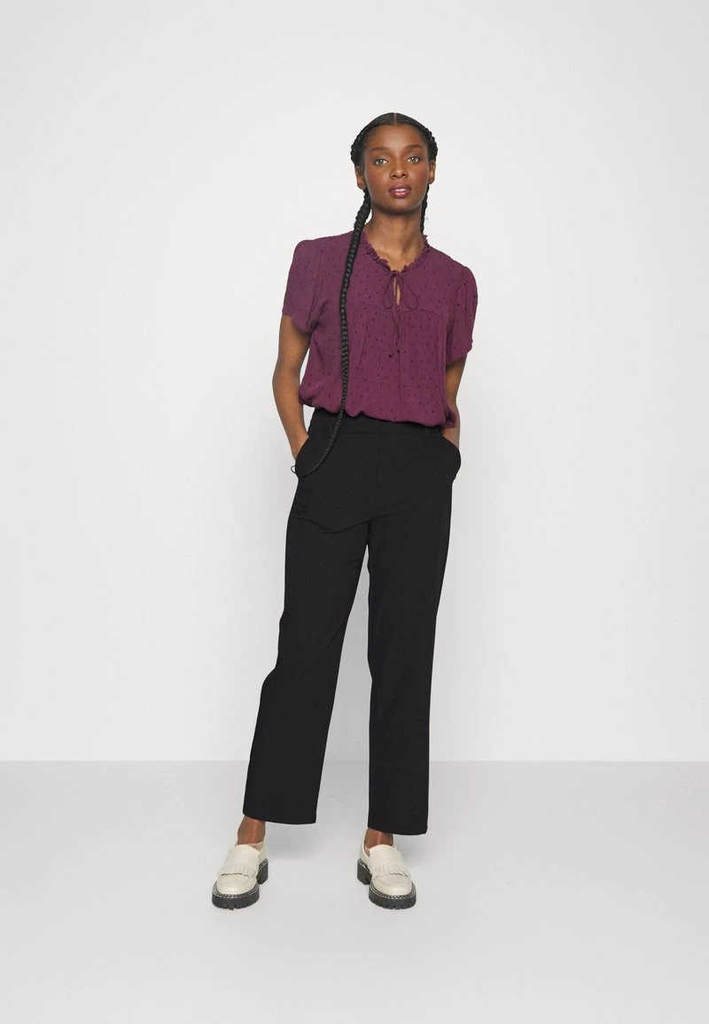 Vero Moda Petite VMZELDA STRAIGHT PANT NOOS PTT - Stoffhose - Black 2 Vero Moda Petite VMZELDA STRAIGHT PANT NOOS PTT - Stoffhose - Black – Bild 2