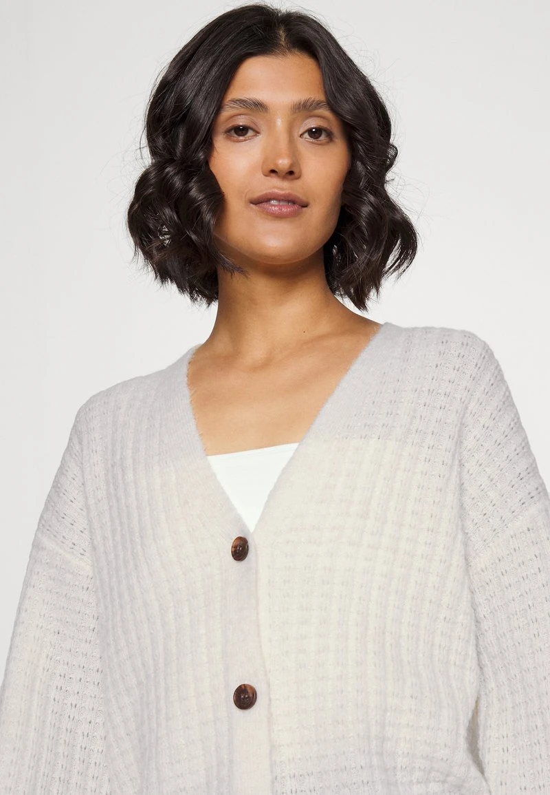Vero Moda VMELISA LS V-NECK BUTTON GA EP - Strickjacke - Birch 4 Vero Moda VMELISA LS V-NECK BUTTON GA EP - Strickjacke - Birch – Bild 4