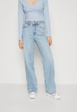 Vero Moda VMTESSA STRAIGHT - Jeans Straight Leg - Light Blue Denim