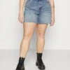 Vero Moda Curve VMBRENDA MIX - Jeans Shorts - Light Blue Denim
