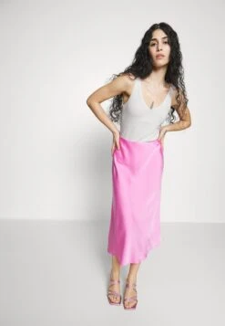 Vero Moda Petite VMNEWLEX SUN - Top - Snow White 9 Vero Moda Petite VMNEWLEX SUN - Top - Snow White -Vero Moda Verkäufe 0a7bfa9246d54eaebcf94e5dd5b5fd63