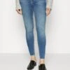 Vero Moda Tall VMPEACH - Jeans Skinny Fit - Medium Blue Denim