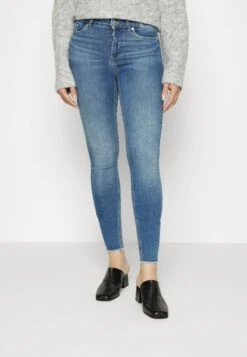 Vero Moda Tall VMPEACH - Jeans Skinny Fit - Medium Blue Denim