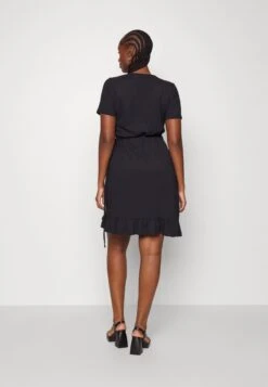 Vero Moda Curve VMHAYA SHORT DRESS - Freizeitkleid - Black 9 Vero Moda Curve VMHAYA SHORT DRESS - Freizeitkleid - Black -Vero Moda Verkäufe 14640db432814f9d9dea67fdb5c4f8c5