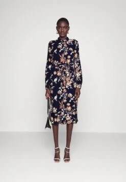 Vero Moda Tall VMLUCIA SHIRT DRESS - Blusenkleid - Navy Blazer/lala 10 Vero Moda Tall VMLUCIA SHIRT DRESS - Blusenkleid - Navy Blazer/lala -Vero Moda Verkäufe 17be1bb5b0b54a48b7755a989cf4c465