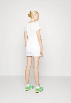 Vero Moda Tall VMWILD ALMA SKIRT - Bleistiftrock - Bright White -Vero Moda Verkäufe 1d526b983ad64252b106f1fe9b8ff8a4 1