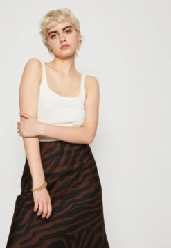 Vero Moda VMISLA TANK - Top - Snow White -Vero Moda Verkäufe 1e75553b940f45d4903b54049fb84bab