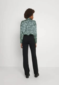 Vero Moda Tall VMKAMMIE STRAIGHT PANT - Stoffhose - Black 8 Vero Moda Tall VMKAMMIE STRAIGHT PANT - Stoffhose - Black -Vero Moda Verkäufe 1e83916051394994af1355ad96cc6d9a