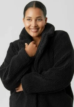 Vero Moda Curve TEDDY - Wintermantel - Black -Vero Moda Verkäufe 1ed261f32a094f6c939f96ca7f3d7978