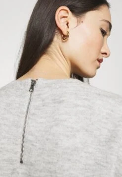 Vero Moda VMBLAKELY IVA - Strickkleid - Light Grey Melange -Vero Moda Verkäufe 22733bc7d293455d98dbc96ca584e69a