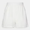 Vero Moda VMULRIKKE BRODERIE ANGLAIS - Shorts - Snow White