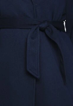 Vero Moda Curve VMVERODONAVIVIAN COAT CURVE - Klassischer Mantel - Navy Blazer 11 Vero Moda Curve VMVERODONAVIVIAN COAT CURVE - Klassischer Mantel - Navy Blazer -Vero Moda Verkäufe 230592f1f57c4ef4b16f7df464020a5c