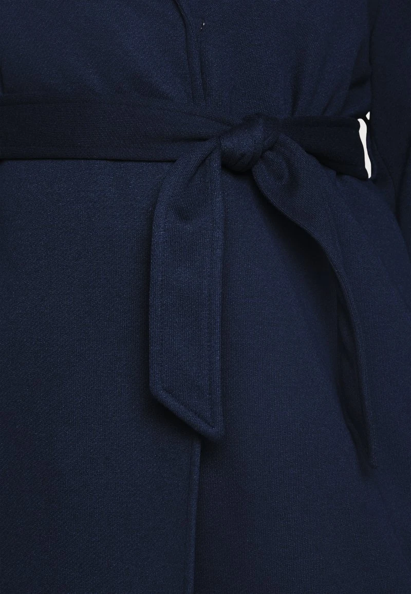 Vero Moda Curve VMVERODONAVIVIAN COAT CURVE - Klassischer Mantel - Navy Blazer 6 Vero Moda Curve VMVERODONAVIVIAN COAT CURVE - Klassischer Mantel - Navy Blazer – Bild 6