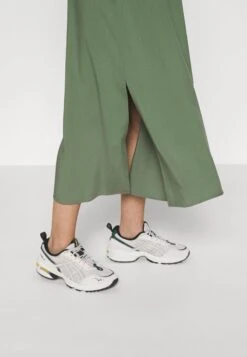 Vero Moda Petite VMEASY SKIRT - A-Linien-Rock - Laurel Wreath -Vero Moda Verkäufe 23422447143f409e9cc599a488e59872