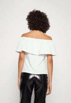 Vero Moda VMDORTY OFF SHOULDER SHORT - Bluse - Snow White -Vero Moda Verkäufe 237bcd870c9d4b12a663e71a22e0aa48