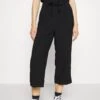 Vero Moda VMEMILY CULOTTE PANT - Stoffhose - Black