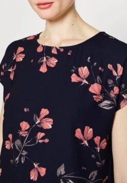 Vero Moda Tall VMNEWHALLIE NEW - T-Shirt Print - Dunkelblau 11 Vero Moda Tall VMNEWHALLIE NEW - T-Shirt Print - Dunkelblau -Vero Moda Verkäufe 2eb915bc25b64a1498a99ca87518cba0