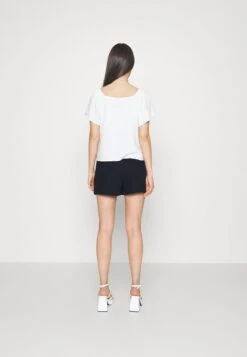 Vero Moda Petite VMMYMILO PAPERBAG - Shorts - Navy Blazer -Vero Moda Verkäufe 316b6ee67c82429e86008a3c637c4773