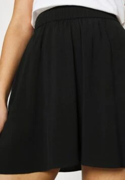 Vero Moda Tall VMSIMPLY EASY SKATER - Minirock - Black -Vero Moda Verkäufe 3504fd53a153430f8982675ea4fb5b47