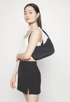 Vero Moda Petite VMMEDOSIABEL CROP - Top - Snow White 9 Vero Moda Petite VMMEDOSIABEL CROP - Top - Snow White -Vero Moda Verkäufe 3665b6cbe59c4cdc8f586a1b483c18fa