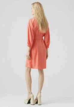Vero Moda Freizeitkleid - Georgia Peach -Vero Moda Verkäufe 3a0ac7a4056a491ebe58b1769f664368