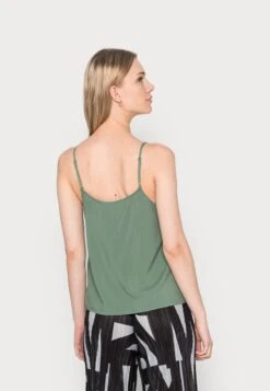 Vero Moda VMVICA BUTTON SINGLET WVN GA NOOS - Top - Laurel Wreath 8 Vero Moda VMVICA BUTTON SINGLET WVN GA NOOS - Top - Laurel Wreath -Vero Moda Verkäufe 3af0874a8bbb424f8a0c4d954dcb795f