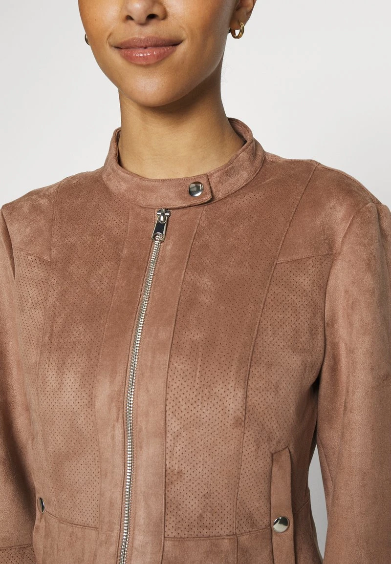 Vero Moda Petite VMBOOSTLUCIA - Kunstlederjacke - Brownie 5 Vero Moda Petite VMBOOSTLUCIA - Kunstlederjacke - Brownie – Bild 5
