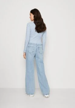 Vero Moda VMTESSA STRAIGHT - Jeans Straight Leg - Light Blue Denim -Vero Moda Verkäufe 3d50b52b1cd147c2be51d6cac34e5615