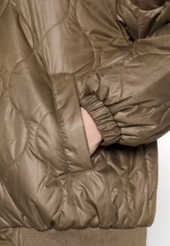 Vero Moda Petite VMWILLOWHARRIET - Bomberjacke - Capers -Vero Moda Verkäufe 4693e79d13c84f3084be01ca008db515