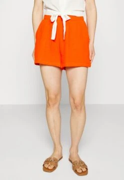 Vero Moda Petite VMNATALI - Shorts - Cherry Tomato