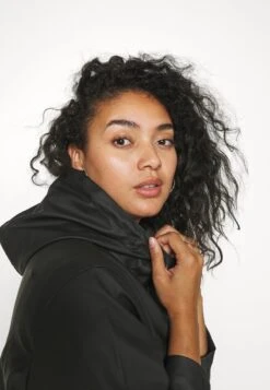 Vero Moda Curve VMMALOU COATED JACKET - Parka - Black -Vero Moda Verkäufe 478cc00f894945dda33b45ca9d9e9697