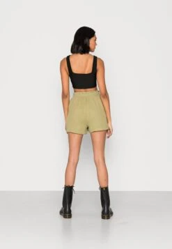 Vero Moda VMNATALI - Shorts - Sage Solid 8 Vero Moda VMNATALI - Shorts - Sage Solid -Vero Moda Verkäufe 47fe25f57ad1449ea7eb87d21db3cc37