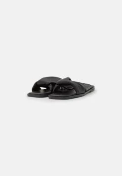 Vero Moda VMBERA SANDAL - Pantolette Flach - Black -Vero Moda Verkäufe 49bb45dd39084c4aa2720b7d7e10aff2