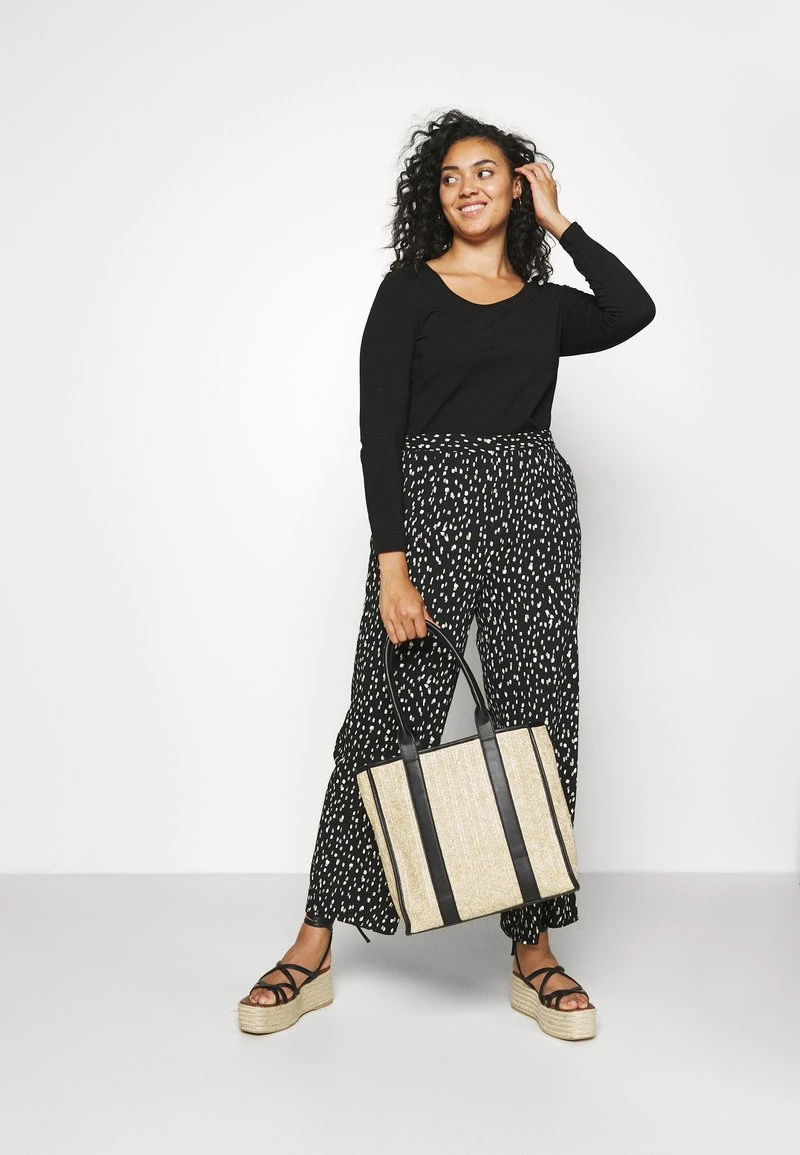 Vero Moda Curve VMPAXI SOFT UNECK - Langarmshirt - Black 2 Vero Moda Curve VMPAXI SOFT UNECK - Langarmshirt - Black – Bild 2