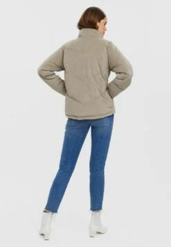 Vero Moda VMDEBBIEHARLIE - Winterjacke - Laurel Oak 8 Vero Moda VMDEBBIEHARLIE - Winterjacke - Laurel Oak -Vero Moda Verkäufe 4b87b2e284964f209c116684558ad540