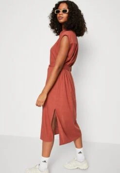 Vero Moda VMMYMILO CALF SHIRT DRESS - Blusenkleid - Marsala -Vero Moda Verkäufe 5022090195d84f0fae7c23c4f85325eb