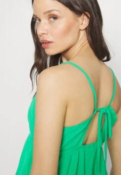 Vero Moda Petite VMMENNY SMOCK SINGLET - Top - Bright Green -Vero Moda Verkäufe 505cefb944db4c869b92cb157bab80c0