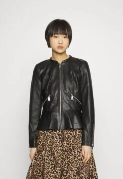 Vero Moda Petite VMAVERYALLY SHORT COATED JACKET - Kunstlederjacke - Black