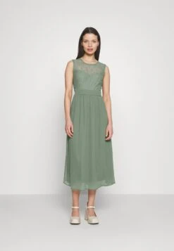 Vero Moda Petite VMMIA LACE BACK DRESS - Freizeitkleid - Laurel Wreath