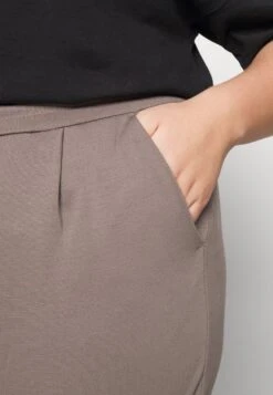 Vero Moda Curve VMEVA RUFFLE - Shorts - Bungee -Vero Moda Verkäufe 51a54d2fcd6544518814ed6f3846fe44