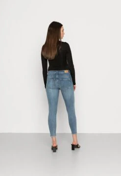 Vero Moda VMPEACH CUT - Jeans Skinny Fit - Light Blue Denim 8 Vero Moda VMPEACH CUT - Jeans Skinny Fit - Light Blue Denim -Vero Moda Verkäufe 51d35959726943adb78eeb7c5b5ba202