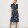 Vero Moda VMSMILLA V NECK CALF DRESS - Blusenkleid - Night Sky/vega
