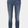 Vero Moda Petite VMROBYN PUSHUP - Jeans Skinny Fit - Medium Blue Denim
