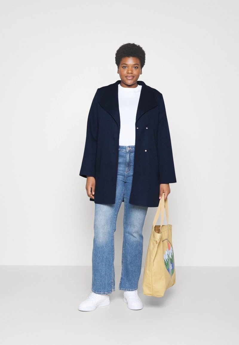 Vero Moda Curve VMVERODONAVIVIAN COAT CURVE - Klassischer Mantel - Navy Blazer 2 Vero Moda Curve VMVERODONAVIVIAN COAT CURVE - Klassischer Mantel - Navy Blazer – Bild 2