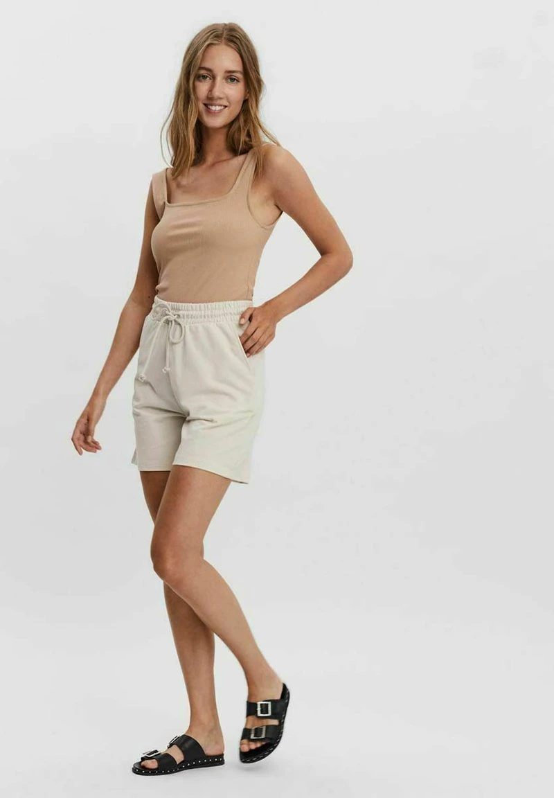Vero Moda HIGH WAIST - Shorts - Birch 2 Vero Moda HIGH WAIST - Shorts - Birch – Bild 2