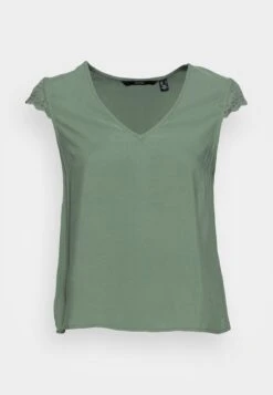 Vero Moda VMVICA V NECK - T-Shirt Print - Laurel Wreath -Vero Moda Verkäufe 5ae01317471b465c8924243d792e4887