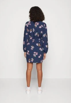 Vero Moda VMLYDIA SHORT DRESS - Freizeitkleid - Navy Blazer 8 Vero Moda VMLYDIA SHORT DRESS - Freizeitkleid - Navy Blazer -Vero Moda Verkäufe 5b8fd2401a87453b8efafb740783a441