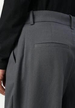 Vero Moda VMNILA LOOSE DAD - Trousers - Grey -Vero Moda Verkäufe 5e1f77e1bc854f648878c49dd62cdbe3