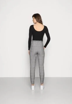 Vero Moda VMEVA HR - Stoffhose - Grey/white -Vero Moda Verkäufe 5f91ba686546458aba52131fca8db2b4